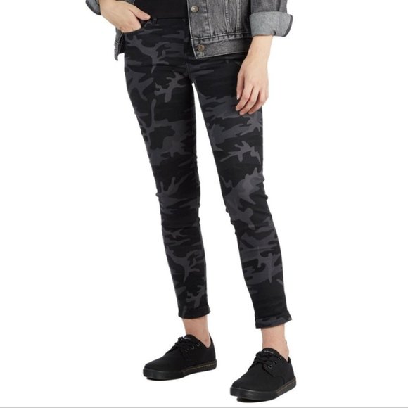 Levi's 711 Skinny Jeans - Picture 1 of 8